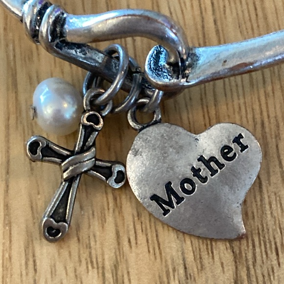🔥5/$10 mother charm bangle bracelet Pearl cross chunky - Picture 3 of 6